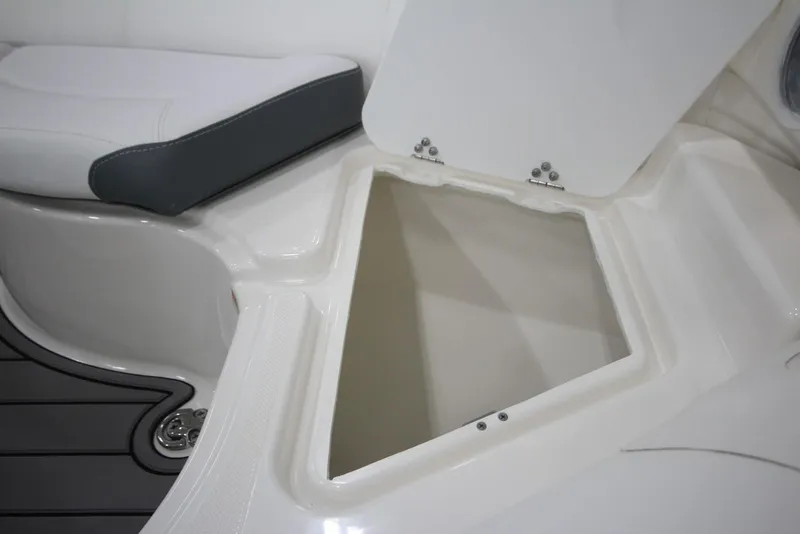 Slide: The Image of Zodiac Yachtline 440 DL NEO 60hp 2026, open storage compartment. - 20