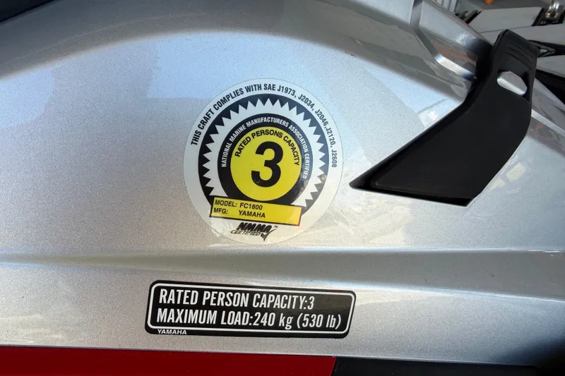 Slide: The Image of 2020 Yamaha WaveRunner FX Cruiser SVHO capacity label, rated for 3 persons, 240 kg maximum load. - 3