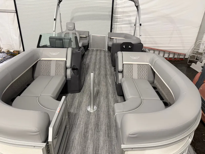 Slide: The Image of Bennington M Series 21 M Fast Back- 2026 - 3