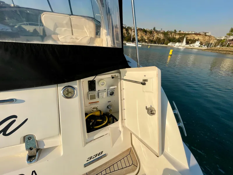 Slide: The Image of Sea Ray Sundancer 330 2014 - 51