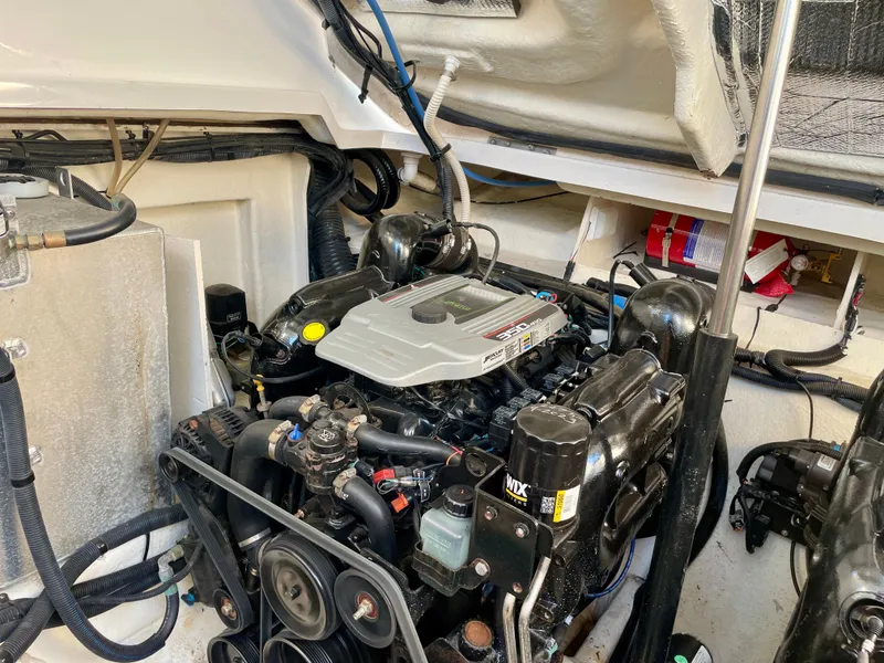 Slide: The Image of Sea Ray Sundancer 330 2014 - 54