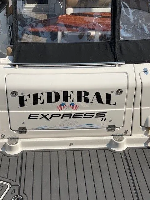 Slide: The Image of Four Winns 355 Vista 2016 - 1