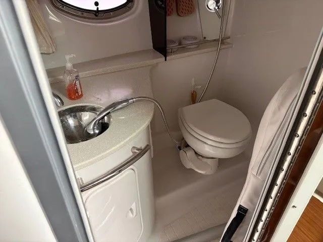 Slide: The Image of Four Winns 355 Vista 2016 - 15