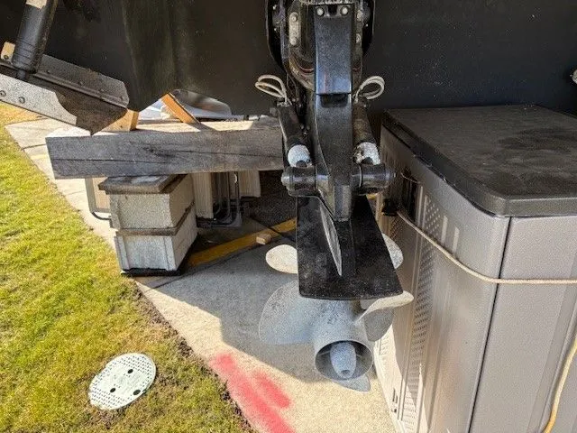 Slide: The Image of Four Winns 355 Vista 2016 - 28