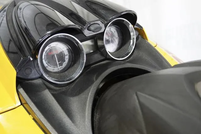 Slide: The Image of Yamaha FZS 2014 - 11