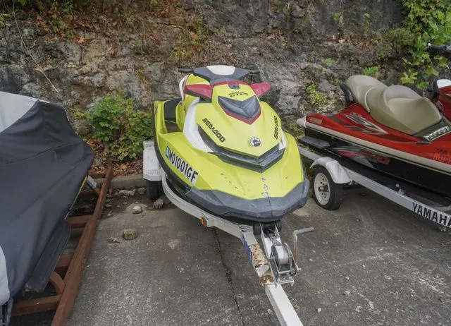 Slide: The Image of Sea-Doo GTI SE 130 2015 - 2