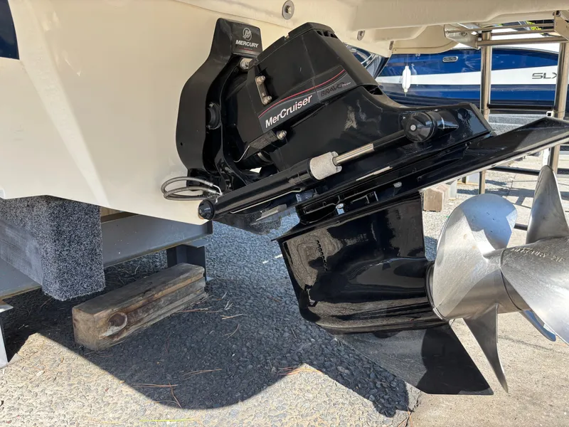 Slide: The Image of Sea Ray SDX 220 2017 - 4