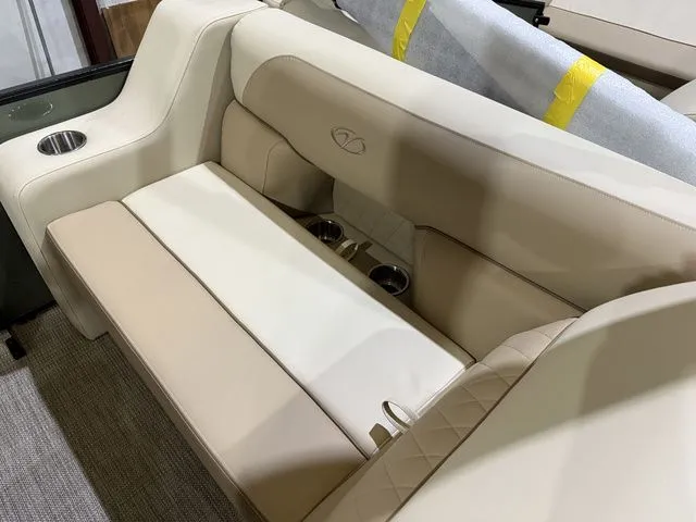 Slide: The Image of Veranda 22XRC Vista View W/Yamaha 150 No Trailer 2026 - 21