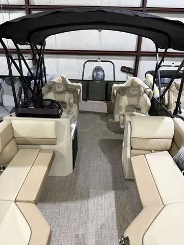 Slide: The Image of Veranda 22XRC Vista View W/Yamaha 150 No Trailer 2026 - 24