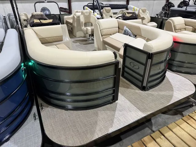 Slide: The Image of Veranda 22XRC Vista View W/Yamaha 150 No Trailer 2026 - 7