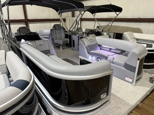 Slide: The Image of SunCatcher Fusion Series 322RC W/Yamaha 200 "SHO" Trailer Ava 2025 - 5