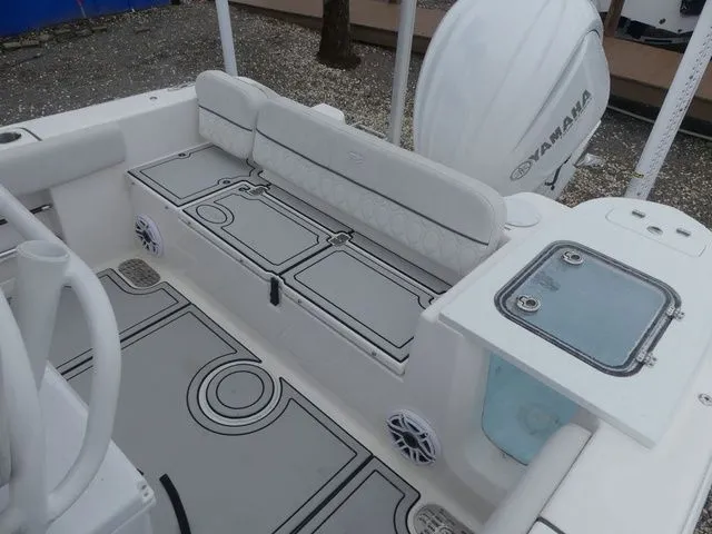 Slide: The Image of Sea Fox 248 Commander 2023 - 20