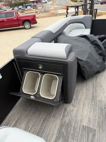 Slide: The Image of Godfrey Sweetwater 2286 SBC - 250 Yamaha SHO 2026 - 10