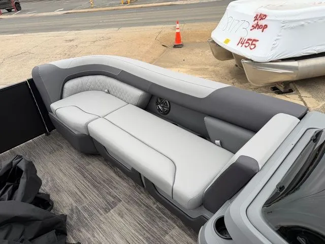 Slide: The Image of Godfrey Sweetwater 2286 SBC - 250 Yamaha SHO 2026 - 12