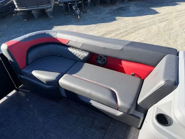 Slide: The Image of Godfrey Sweetwater 2286 SFL Tritoon - Yamaha 150 2026 - 12