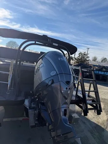 Slide: The Image of Godfrey Sweetwater 2286 SFL Tritoon - Yamaha 150 2026 - 13