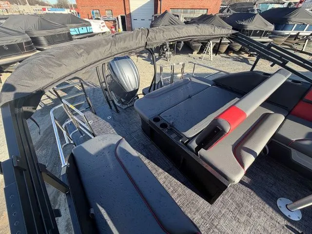 Slide: The Image of Godfrey Sweetwater 2286 SFL Tritoon - Yamaha 150 2026 - 5