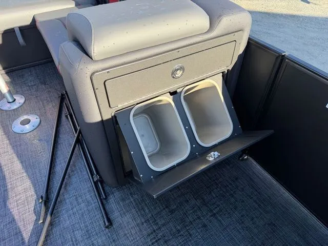 Slide: The Image of Godfrey Sweetwater 2286 SFL Tritoon - Yamaha 150 2026 - 6