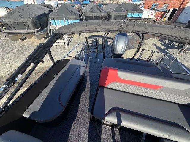 Slide: The Image of Godfrey Sweetwater 2286 SFL Tritoon - Yamaha 150 2026 - 7