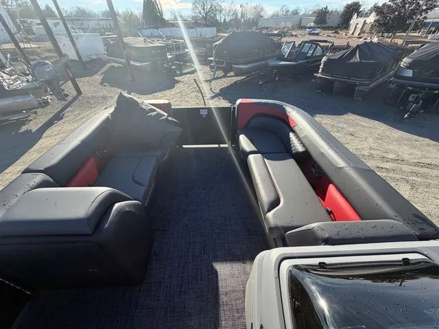 Slide: The Image of Godfrey Sweetwater 2286 SFL Tritoon - Yamaha 150 2026 - 9