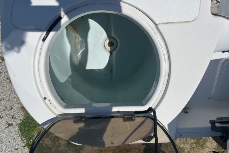 Slide: The Image of Top view of a 2014 Sea Fox 226 Commander boat's livewell. - 28