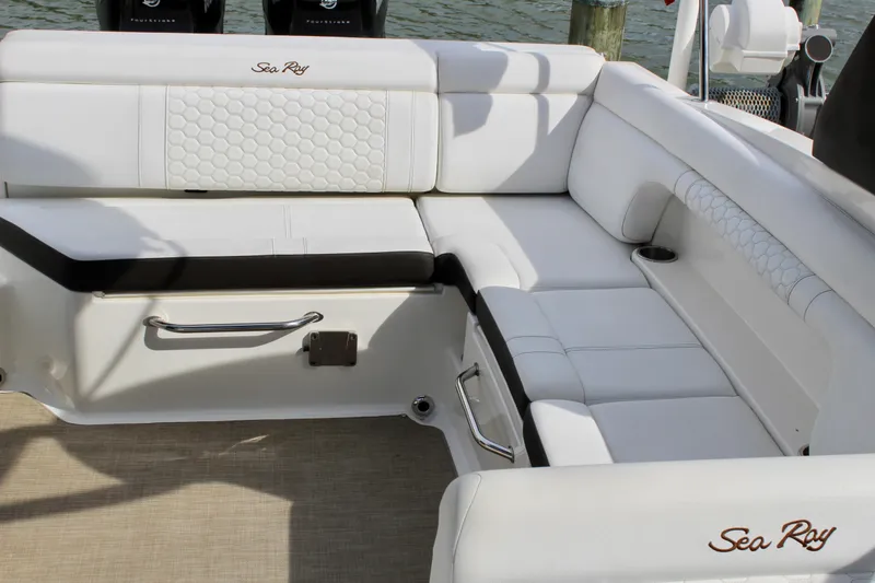 Slide: The Image of Interior of 2018 Sea Ray SDX 290 Outboard with white upholstery. - 34