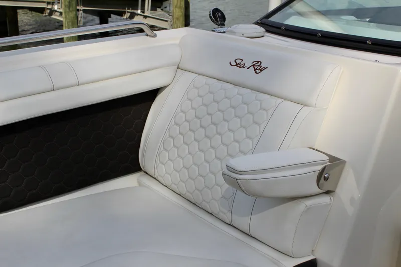 Slide: The Image of Interior of 2018 Sea Ray SDX 290 Outboard with luxurious upholstery. - 42