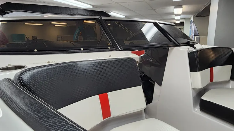 Slide: The Image of Four Winns H190 2016 - 18