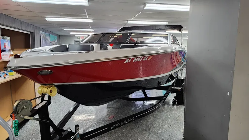 Slide: The Image of Four Winns H190 2016 - 3