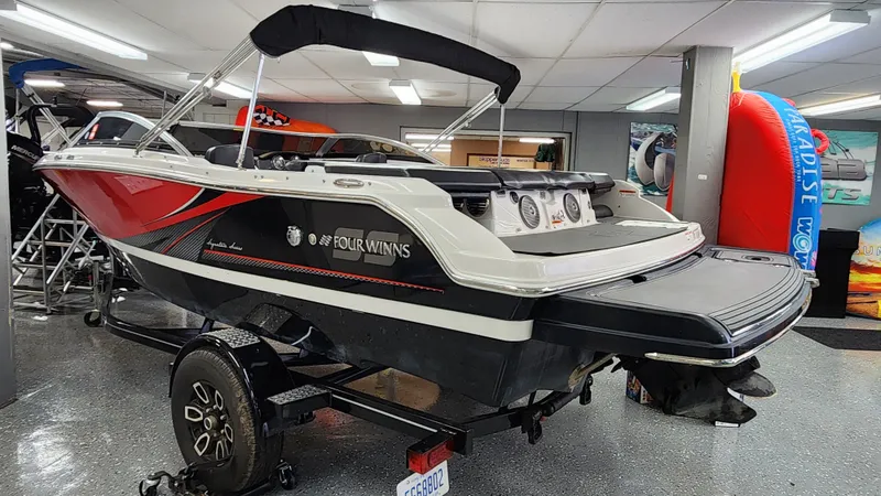 Slide: The Image of Four Winns H190 2016 - 4