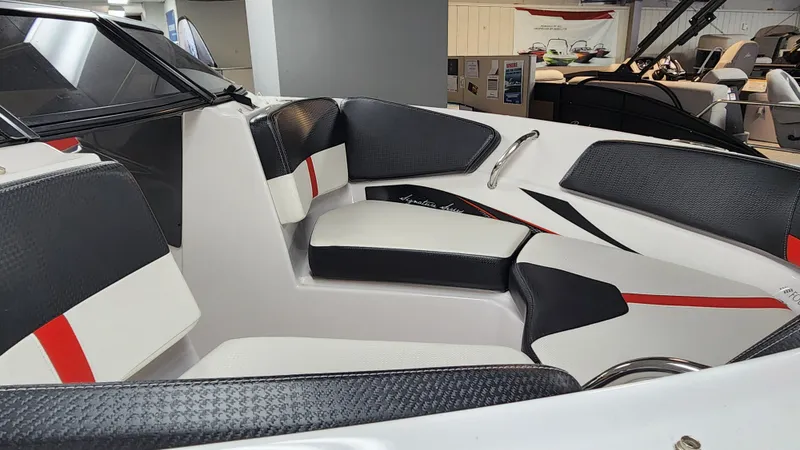 Slide: The Image of Four Winns H190 2016 - 6