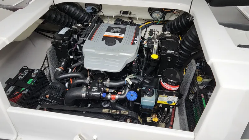 Slide: The Image of Four Winns H190 2016 - 8