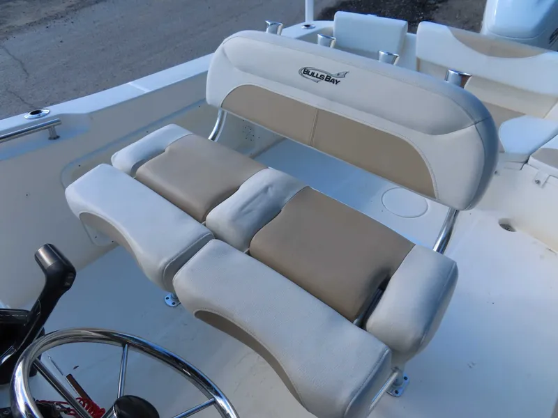 Slide: The Image of Bulls Bay 230 Center Console 2025 - 15