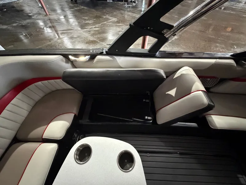 Slide: The Image of Malibu Wakesetter 24 MXZ 2014 - 20