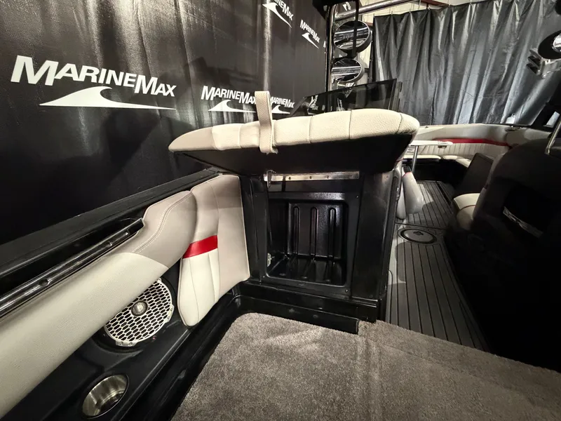 Slide: The Image of Malibu Wakesetter 24 MXZ 2014 - 45