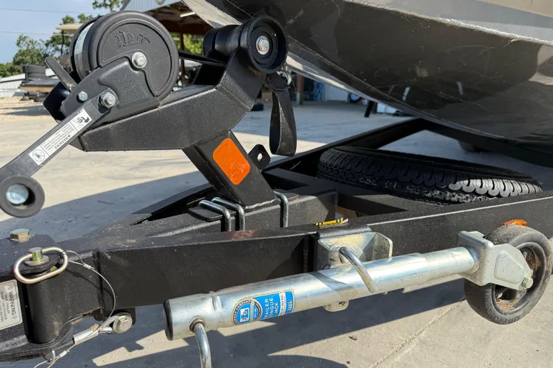 Slide: The Image of Trailer hitch and winch of 2020 Vexus AVX 2080 boat, close-up view. - 11