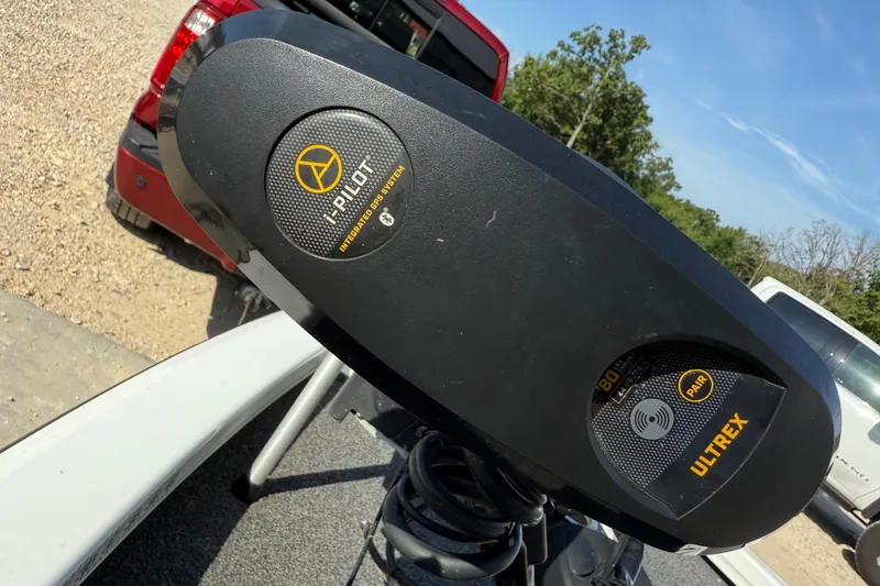 Slide: The Image of Close-up of i-Pilot Ultrex system on 2020 Vexus AVX 2080 boat. - 15