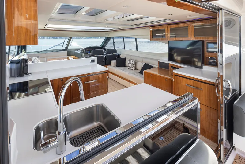 Slide: The Image of Riviera 6000 Sport Yacht 2017 - 50