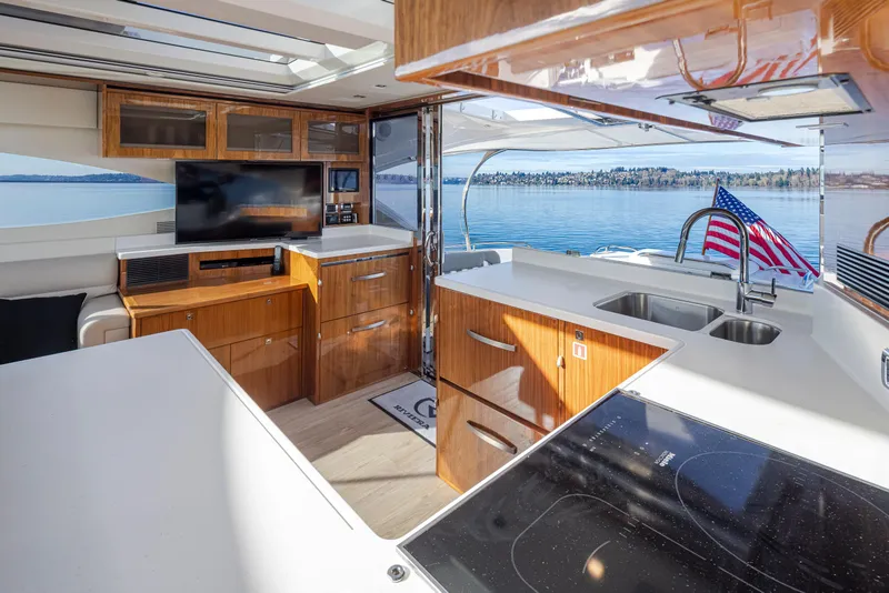 Slide: The Image of Riviera 6000 Sport Yacht 2017 - 56