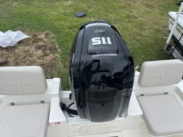 Slide: The Image of Boston Whaler 170 Montauk 2026 - 12