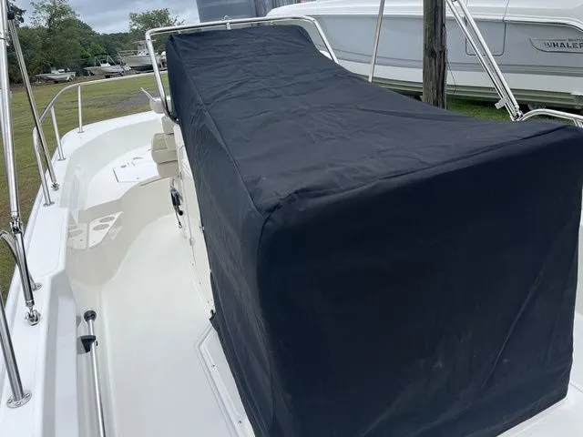 Slide: The Image of Boston Whaler 170 Montauk 2026 - 21