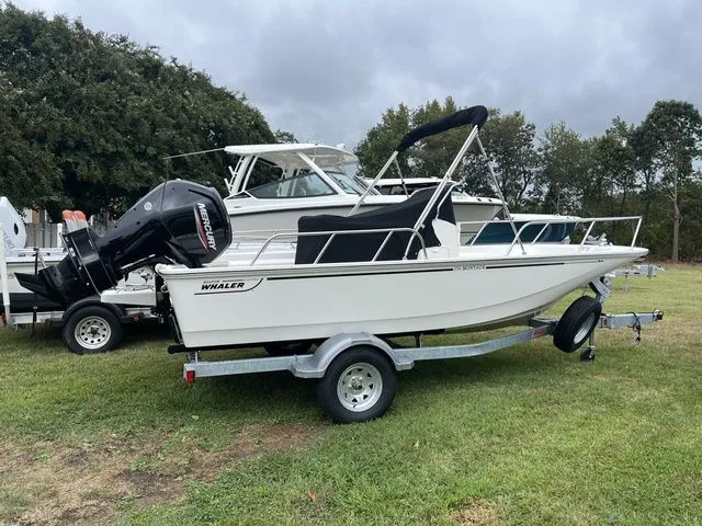 Slide: The Image of Boston Whaler 170 Montauk 2026 - 22