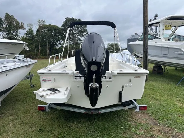 Slide: The Image of Boston Whaler 170 Montauk 2026 - 23