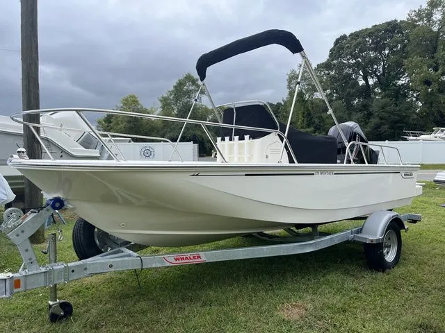 Slide: The Image of Boston Whaler 170 Montauk 2026 - 26