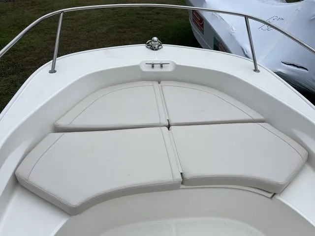 Slide: The Image of Boston Whaler 170 Montauk 2026 - 8