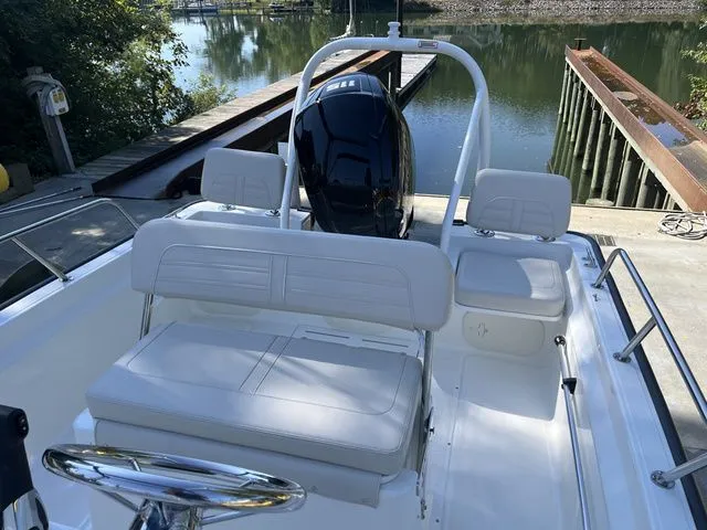 Slide: The Image of Boston Whaler 170 Montauk 2026 - 11