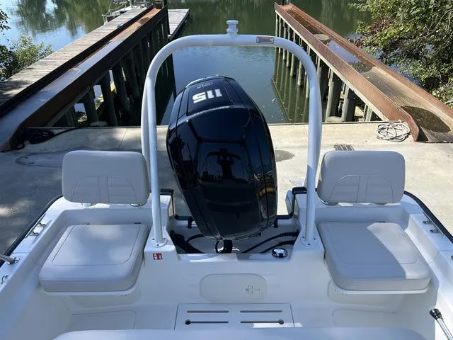 Slide: The Image of Boston Whaler 170 Montauk 2026 - 12