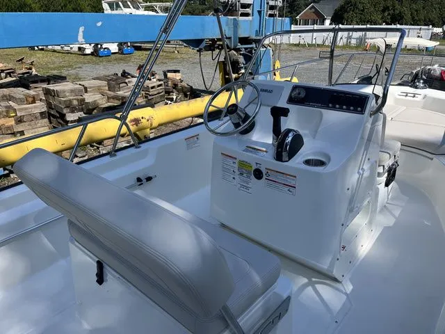 Slide: The Image of Boston Whaler 170 Montauk 2026 - 13