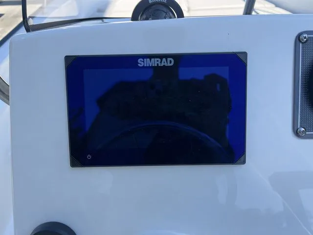 Slide: The Image of Boston Whaler 170 Montauk 2026 - 16