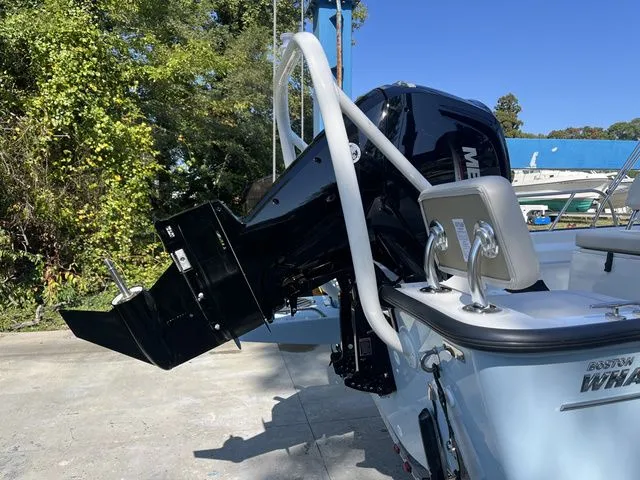 Slide: The Image of Boston Whaler 170 Montauk 2026 - 23
